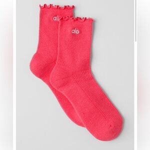 NWT ALO Yoga Lettuce Edge Socks